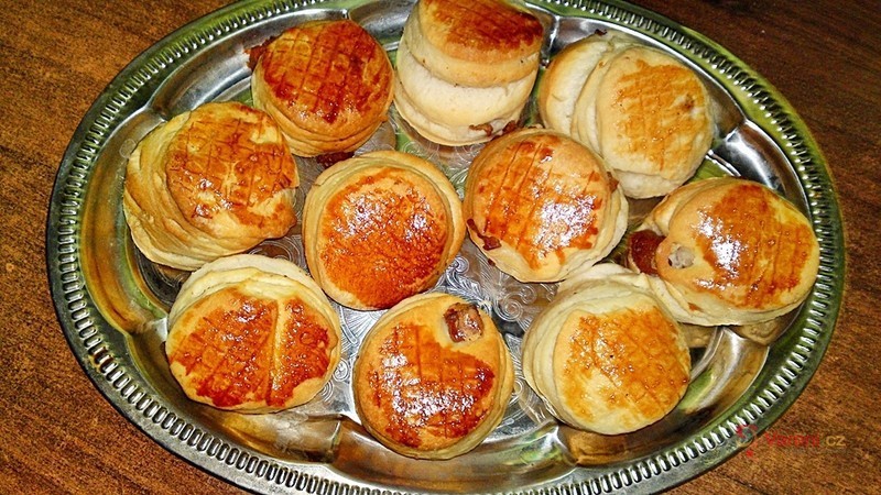 Překládané smetanovo-škvarkové pagáčky - fotografie 2