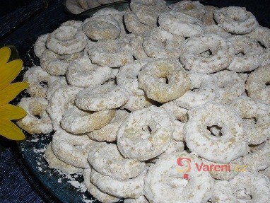 Jemné arašídové věnečky - fotografie 2