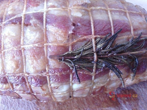 Krůtí rolka s hořčicí a smetanou - fotografie 2