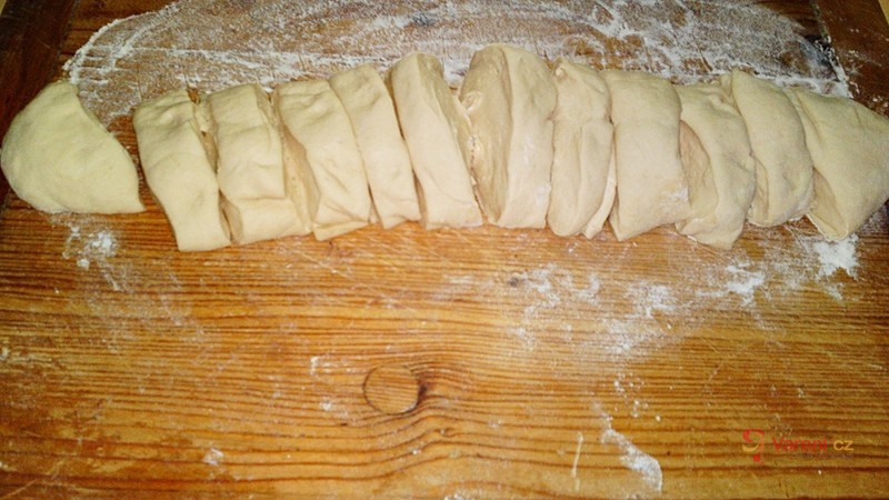 Domácí pivní rohlíky - fotografie 5