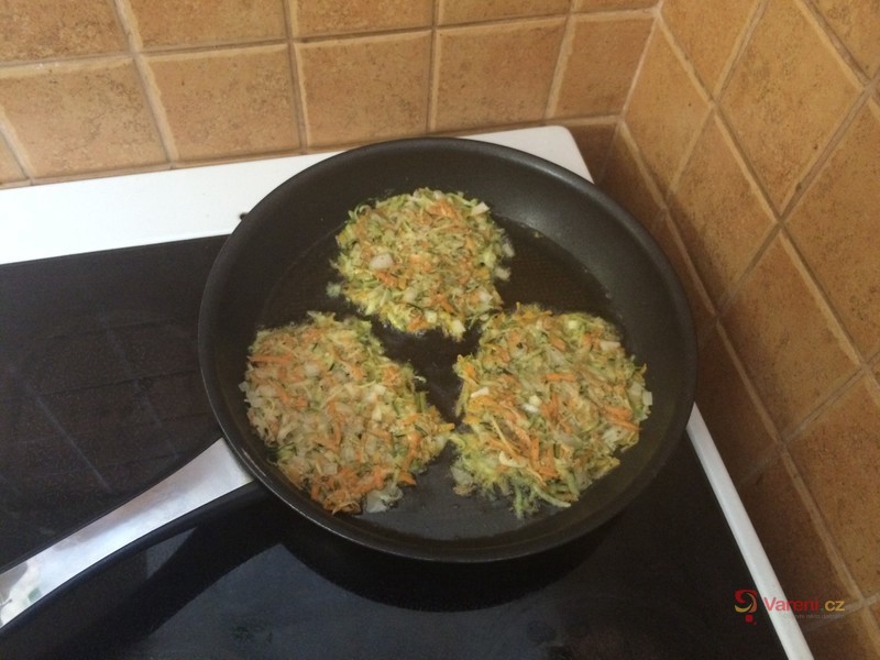 Smažené cuketové placičky - fotografie 4