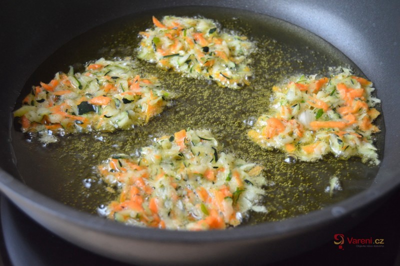 Cuketovo-mrkvové placičky - fotografie 4