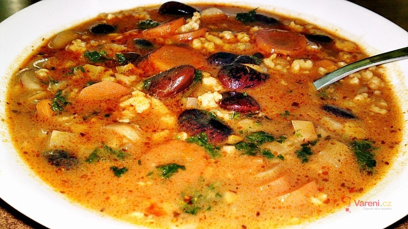 Vegetariánská fazolová polévka - fotografie 2
