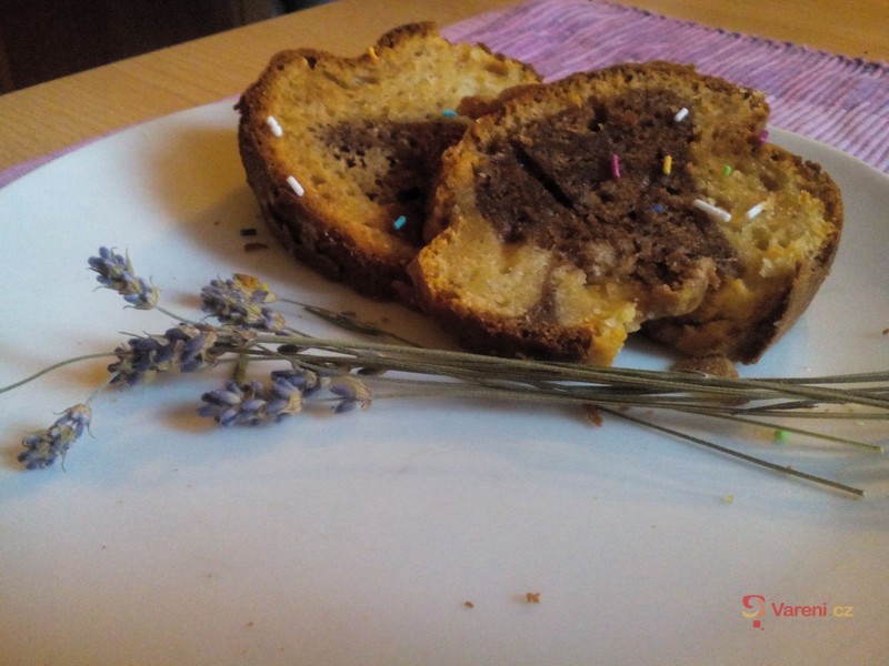 Babiččina domácí bábovka - fotografie 2