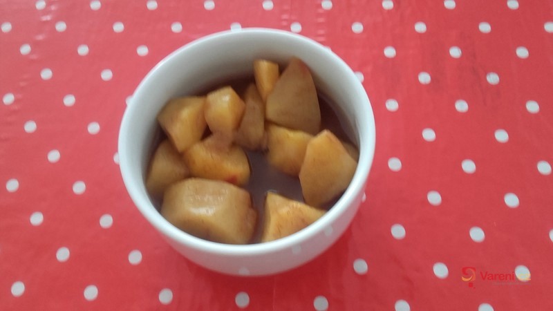 Jednoduchý jablečný kompot - fotografie 2