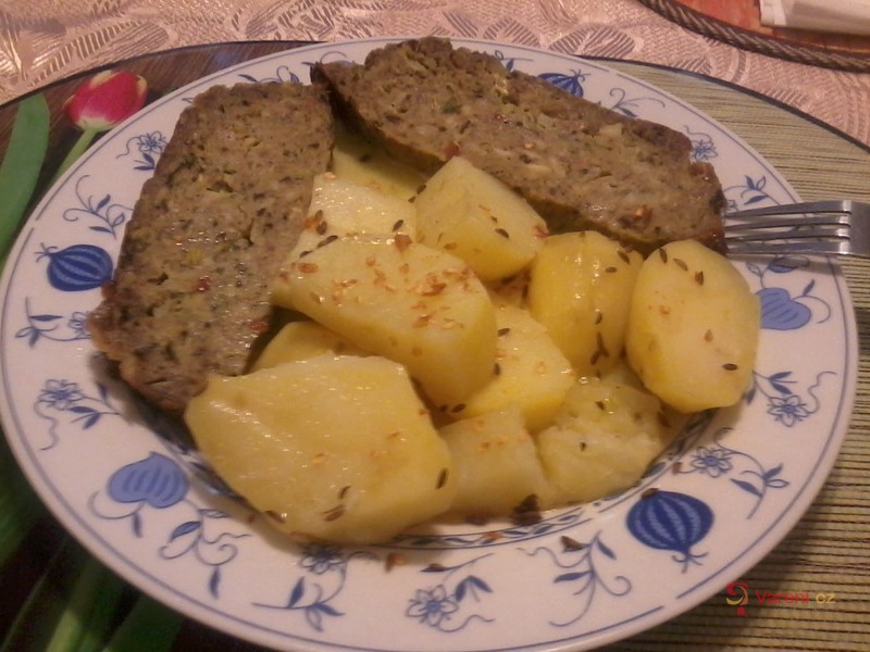 Bylinková sekaná s vejci - fotografie 2