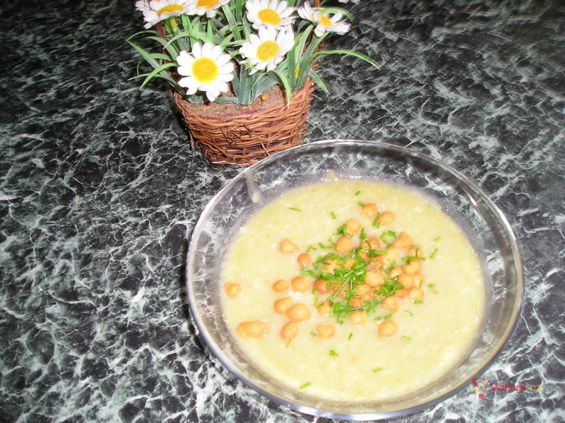 Pórková polévka s bramborami - fotografie 2