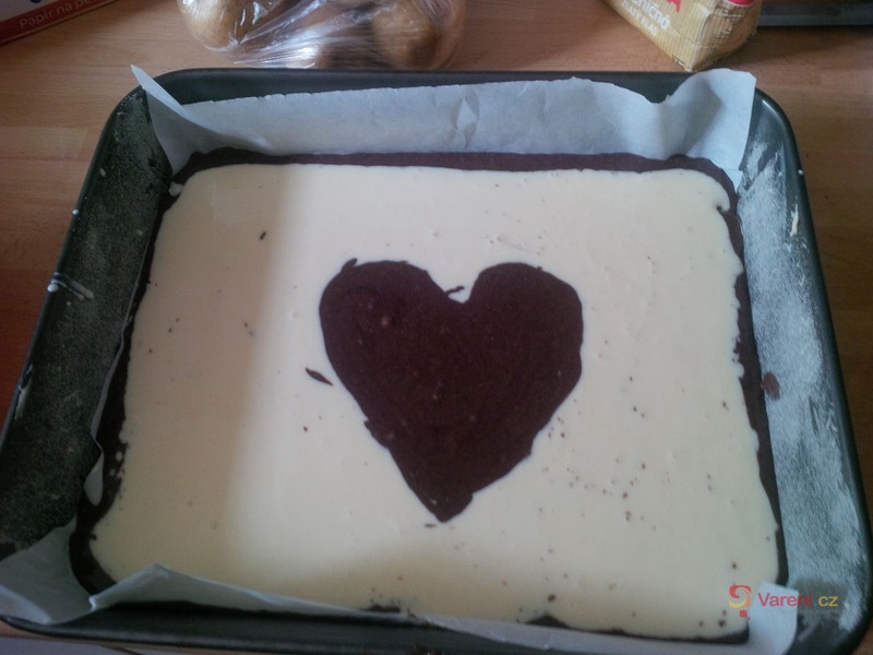 Kakaová buchta s tvarohem - fotografie 3