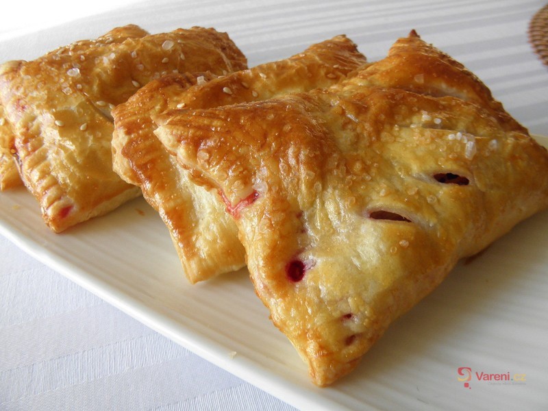 Listové taštičky s červenou řepou, zelím a slaninou - fotografie 2