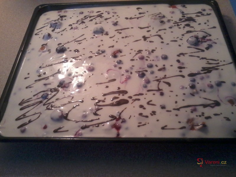 Piškot s jahodami - fotografie 4