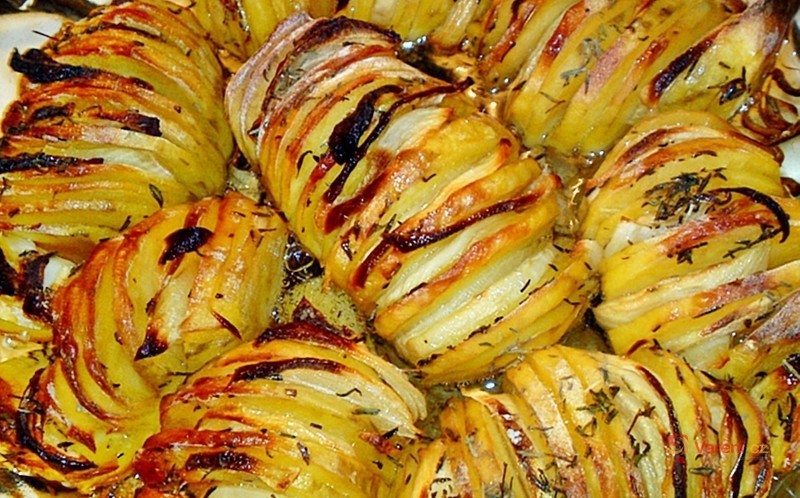 Pečené brambory s cibulí a tymiánem - fotografie 2