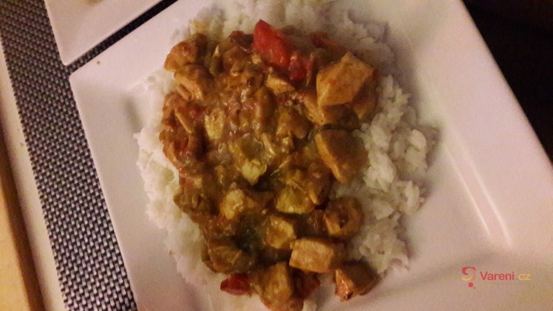 Výborná čína s kuřecím masem a paprikou - fotografie 2