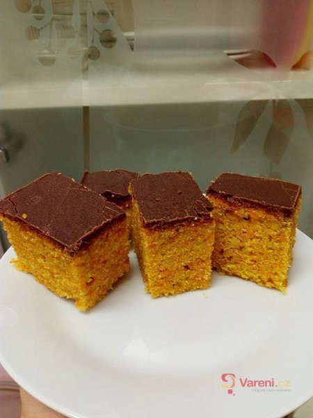 Rychlá mrkvová buchta - fotografie 2