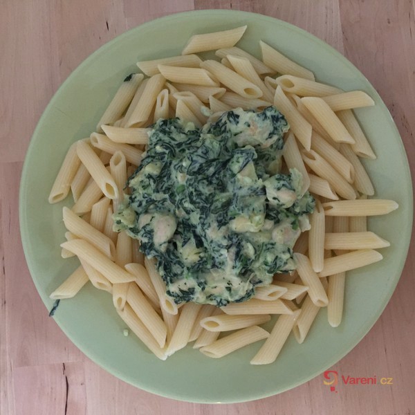 Penne s kuřecím masem, nivou a špenátem - fotografie 2