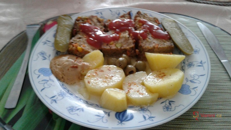 Jednoduchá plněná sekaná - fotografie 2