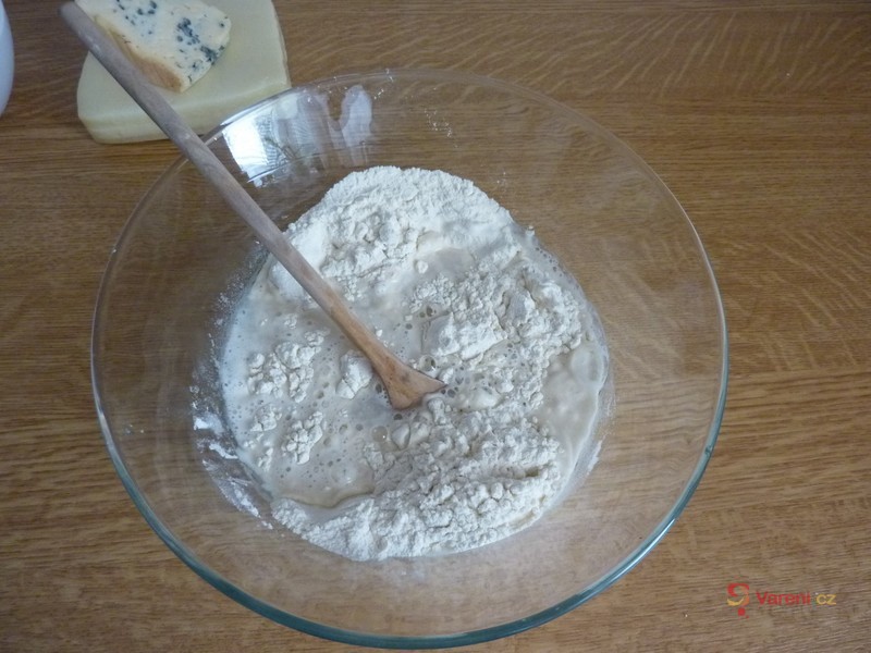 Focaccia se sýrem - fotografie 4