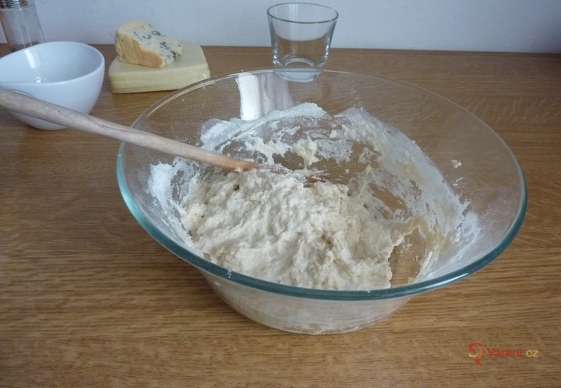 Focaccia se sýrem - fotografie 5