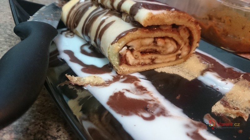Rychlá roláda s banánem a nutelou - fotografie 3