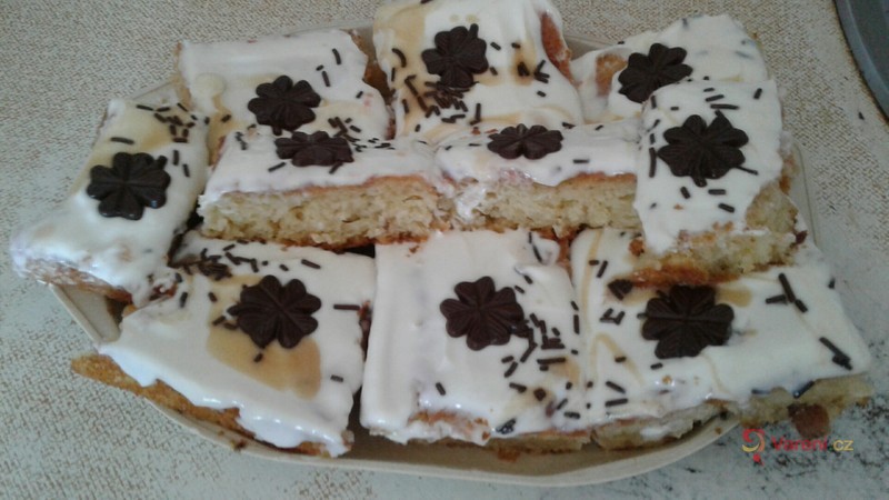 Listové jablkové řezy s pudinkem - fotografie 3