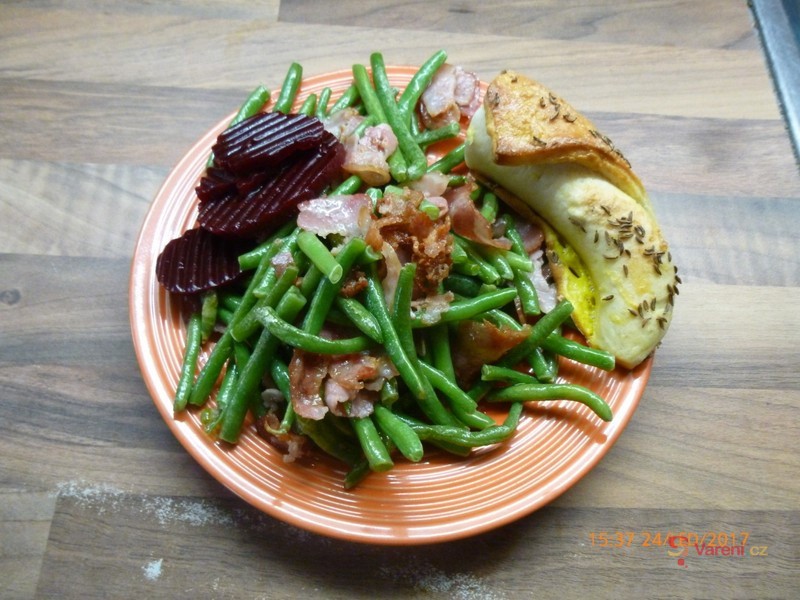Fazolové lusky na másle se slaninou - fotografie 2