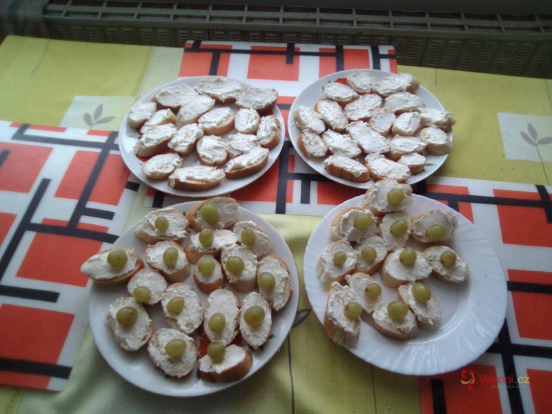 Česneková pomazánka z lučiny - fotografie 2