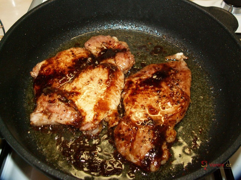 Vepřová krkovice ve švestkové omáčce - fotografie 5