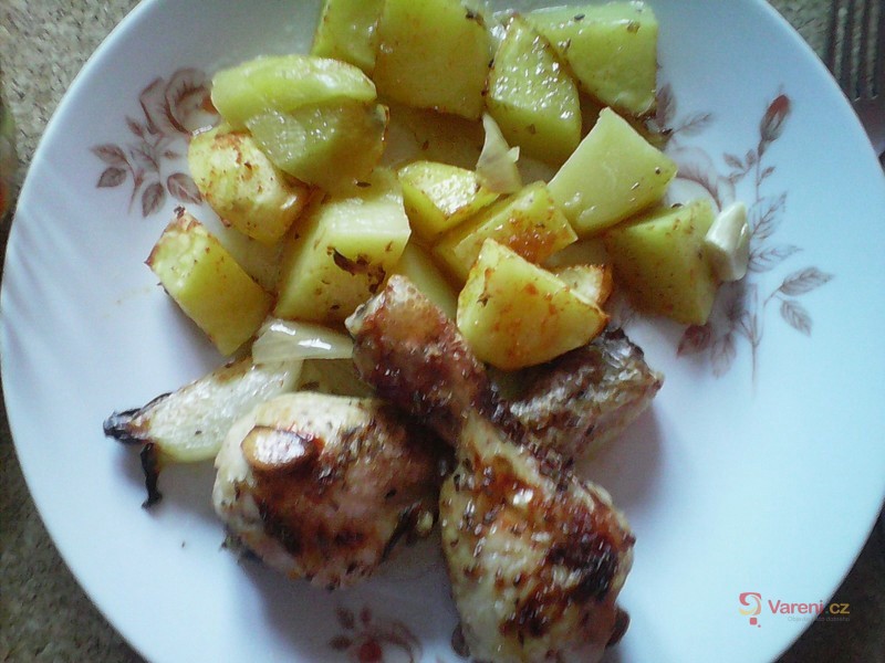 Pečené kuře na cuketě a bramborách - fotografie 2