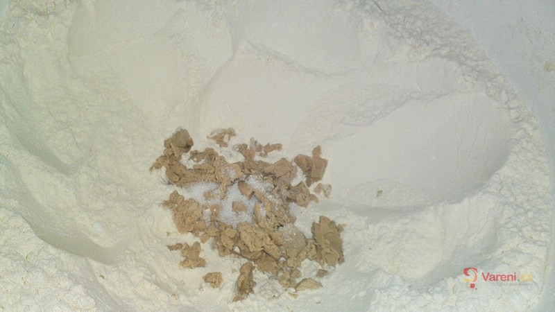 Kynuté růžičky s nutellou - fotografie 3