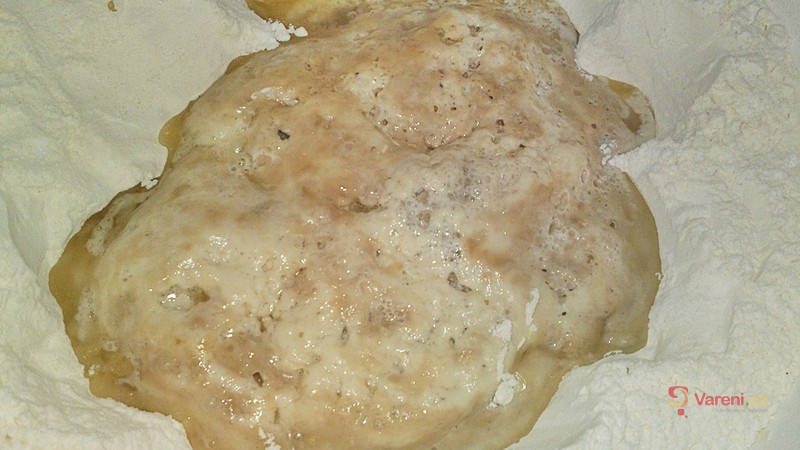 Kynuté růžičky s nutellou - fotografie 5