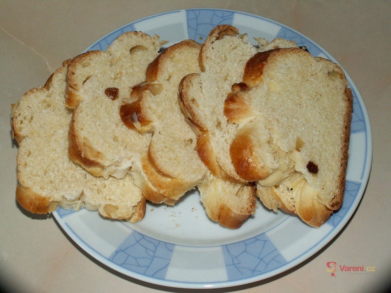 Mandlovo-rozinková vánočka - fotografie 3