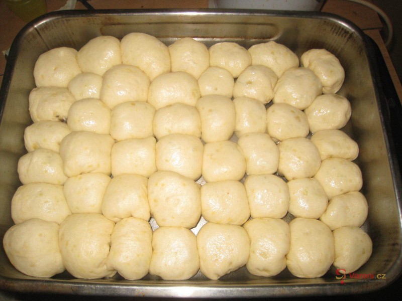 České buchty s povidly - fotografie 4