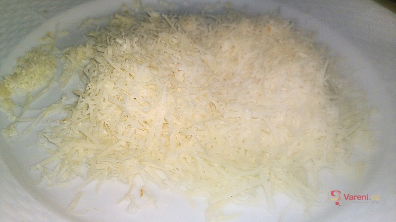 Jarní zeleninová polévka s knedlíčky z jehněčího masa se sýrem - fotografie 4