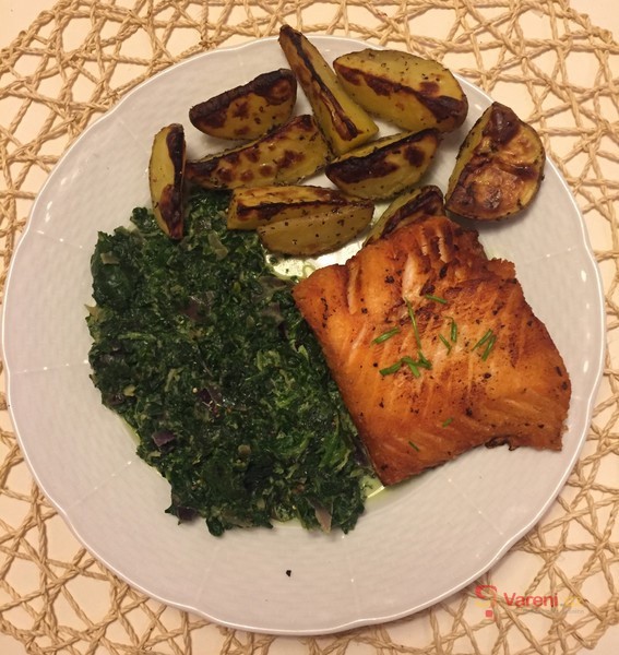 Pečený losos se smetanovým špenátem - fotografie 2