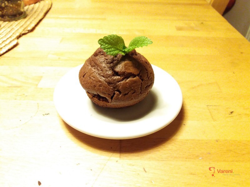 Jemné čokoládové muffiny - fotografie 3