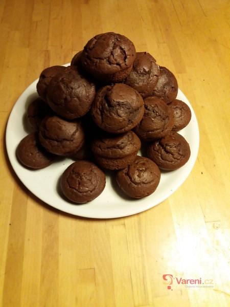 Jemné čokoládové muffiny - fotografie 2