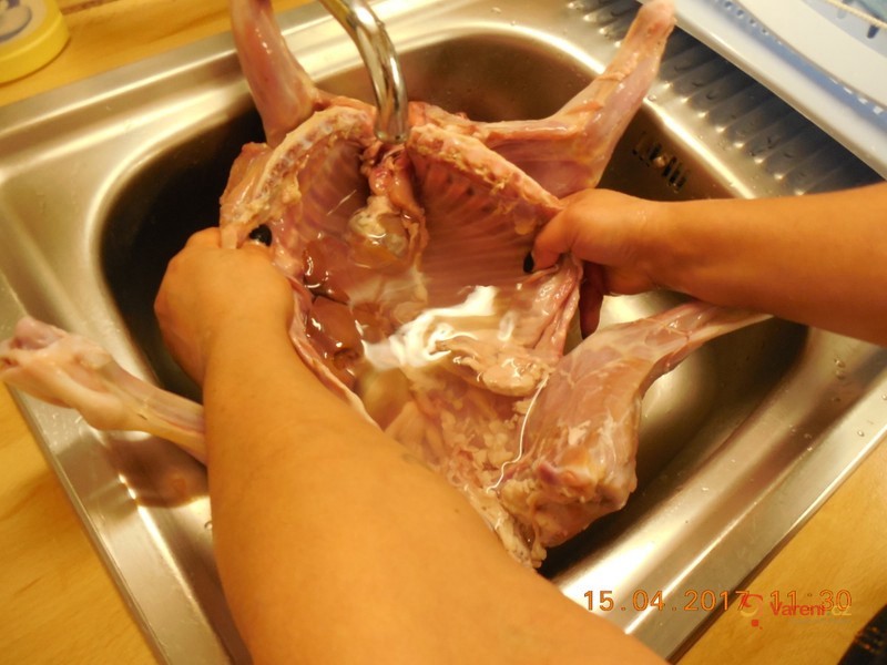 Jehněčí stehna na česneku s medem - fotografie 2