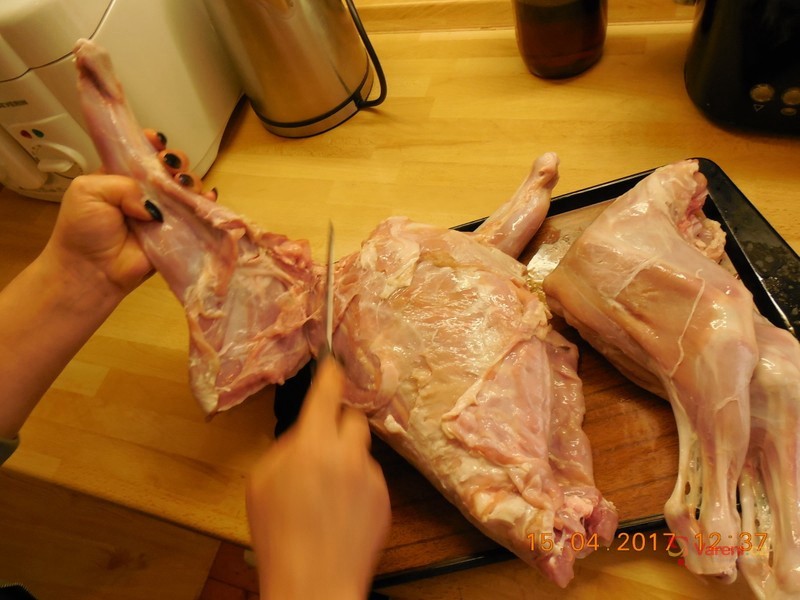 Jehněčí stehna na česneku s medem - fotografie 5