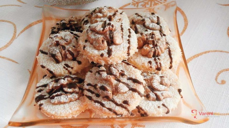 Kokosové koláčky s vlašským ořechem - fotografie 2