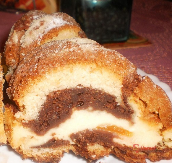 Vrstvená bábovka a tvarohem - fotografie 2