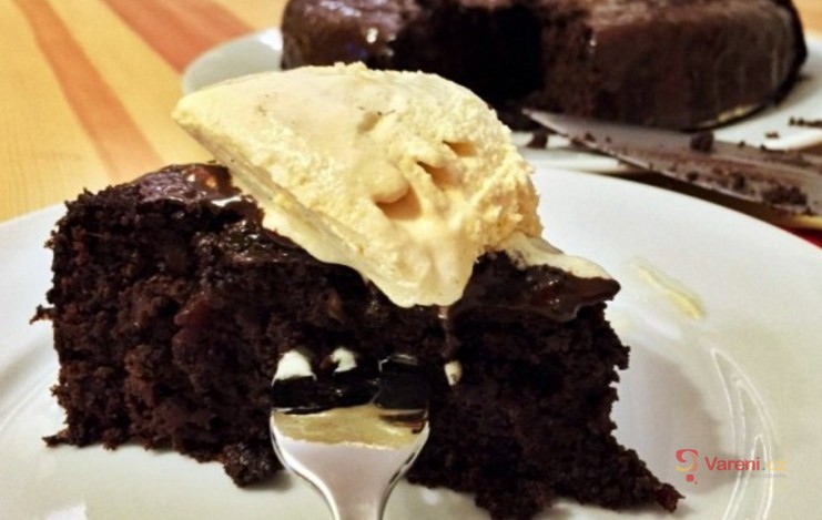 Čokoládový dort z červené řepy - fotografie 2