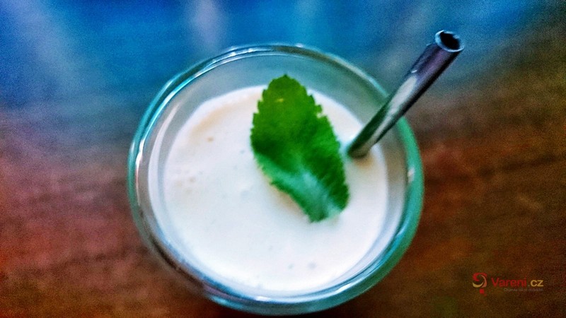 Mangovo-kokosový osvěžující koktejl - fotografie 5