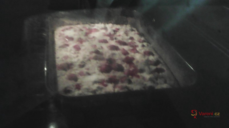 Jahodová hrníčková bublanina - fotografie 4