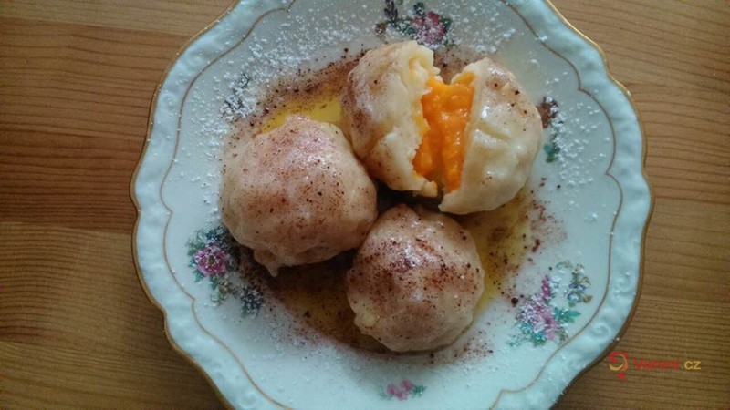 Meruňkové tvarohové knedlíky - fotografie 2