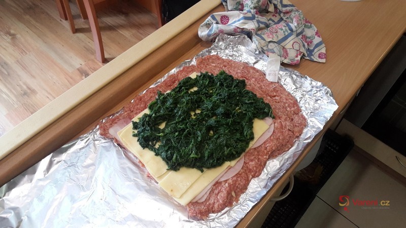 Domácí plněná roláda z mletého masa - fotografie 5
