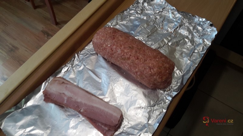 Domácí plněná roláda z mletého masa - fotografie 2