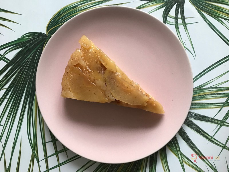 Obrácený jablečný koláč - fotografie 3