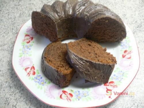 Bábovka z červeného vína - fotografie 2