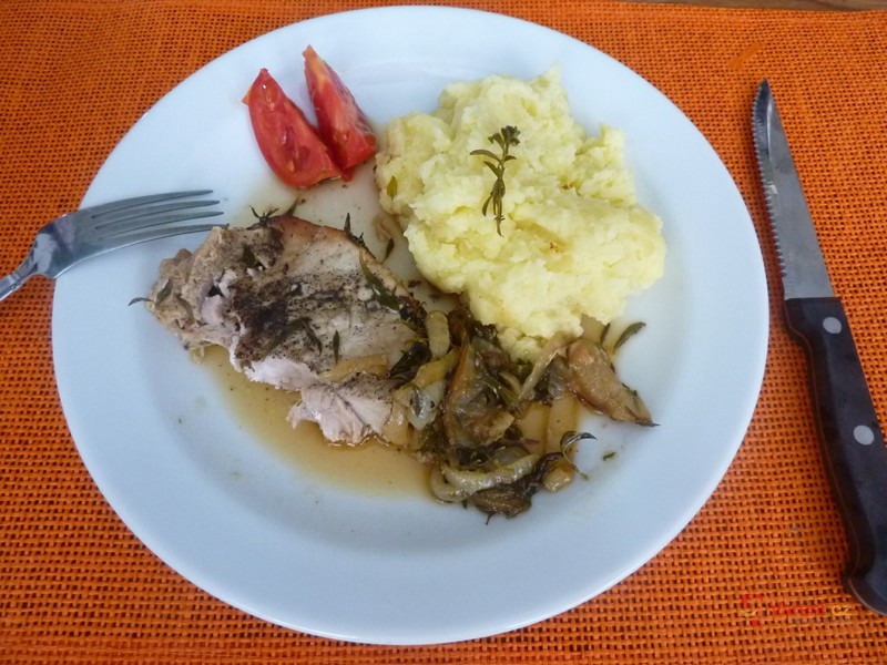 Vepřová pečeně na bylinkách a pivu - fotografie 2