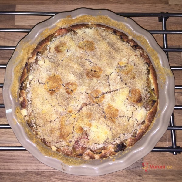 Křehký rebarborový koláč - fotografie 3