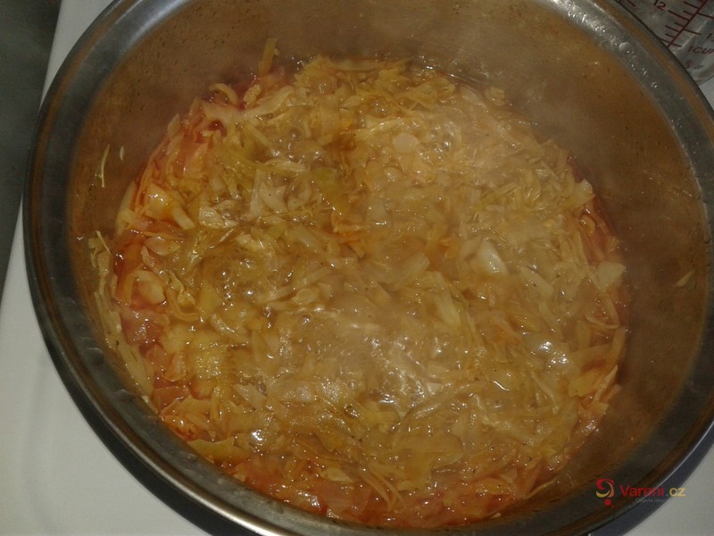 Bílé hlávkové zelí dušené - fotografie 3